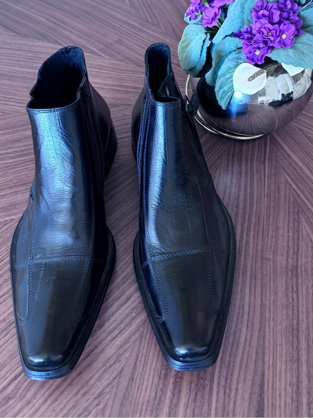 🇮🇹 Vintage BATA Men’s Leather Ankle Boots — Made in Italy — 
NEW / NEVER WORN